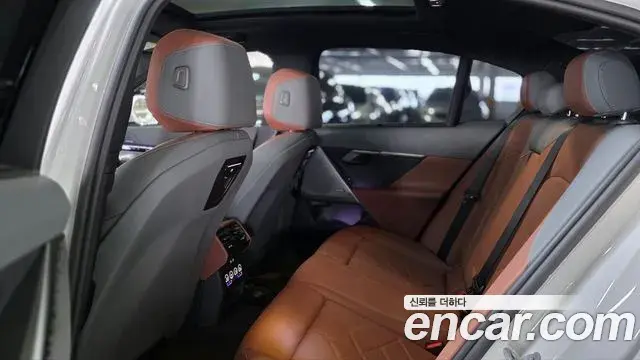 BMW 5 Series 2025 — Photo 6/11