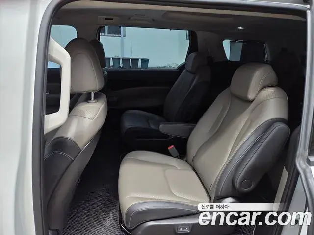 Kia Carnival 2025 — Photo 6/20
