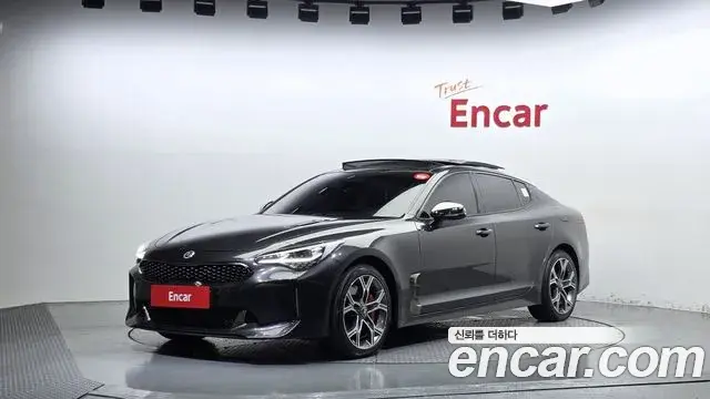 Kia Stinger 2018 — Фото 1/20