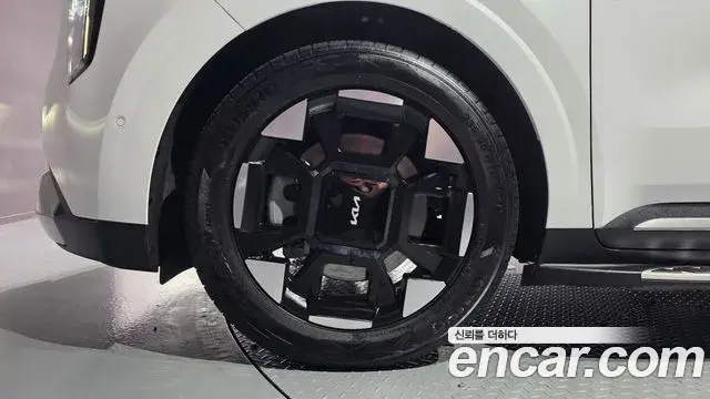 Kia Carnival 2024 — Photo 5/20