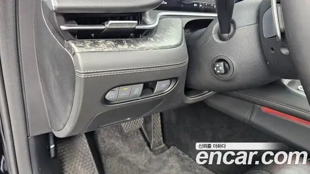 Genesis G90 2023 — Photo 16/20