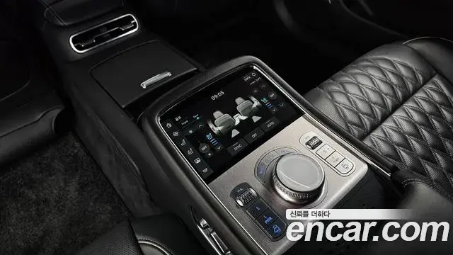Genesis G90 2023 — Photo 19/20