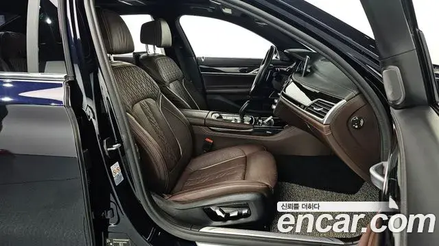 BMW 7 Series 2019 — Photo 11/20