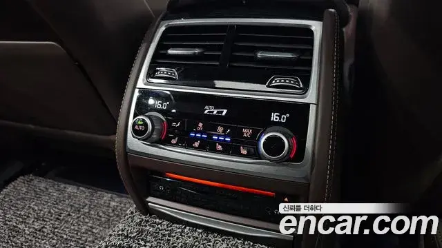BMW 7 Series 2019 — Photo 18/20
