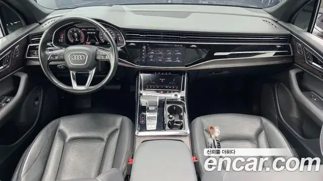 Audi Q7 2020 — Photo 7/20
