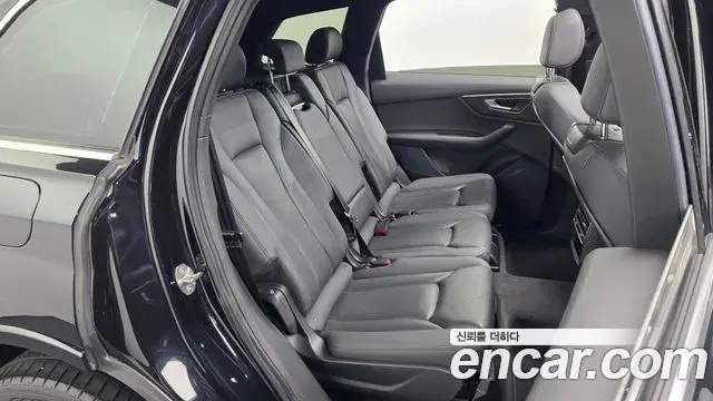 Audi Q7 2020 — Photo 11/20