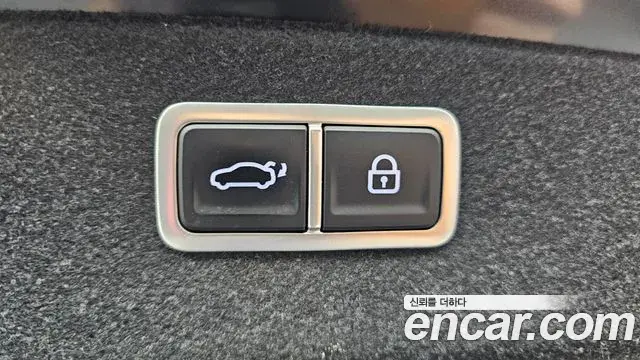 Genesis Electrified G80 2020 — Photo 14/20