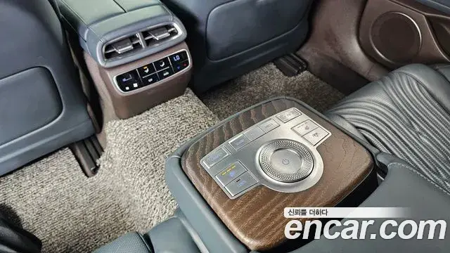 Genesis Electrified G80 2020 — Photo 16/20