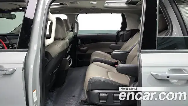 Kia Carnival 2024 — Şəkil 12/20