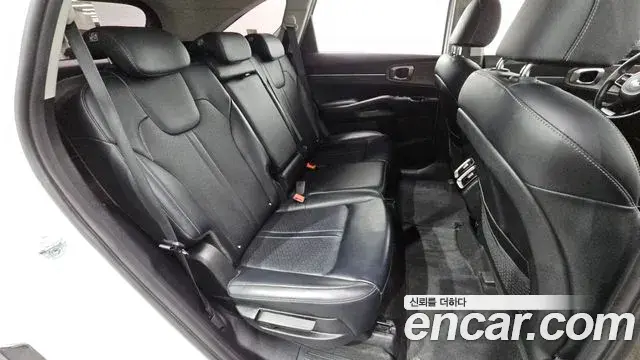Kia Sorento 2021 — Photo 12/20