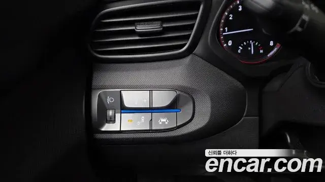 Hyundai Veloster 2018 — Şəkil 17/20
