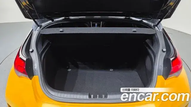 Hyundai Veloster 2018 — Şəkil 20/20
