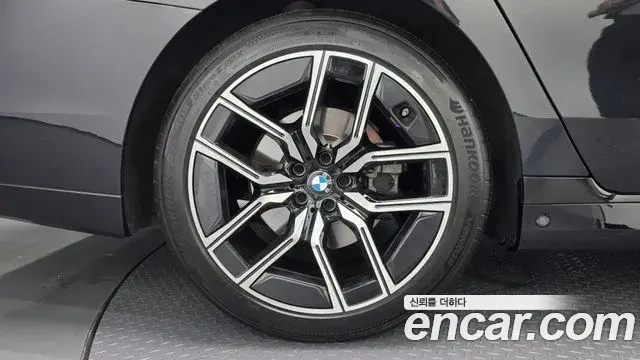 BMW 7 Series 2024 — Photo 5/20