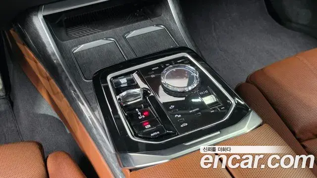 BMW 7 Series 2024 — Photo 9/20