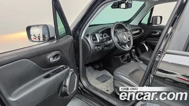 Jeep Renegade 2022 — Фото 10/20