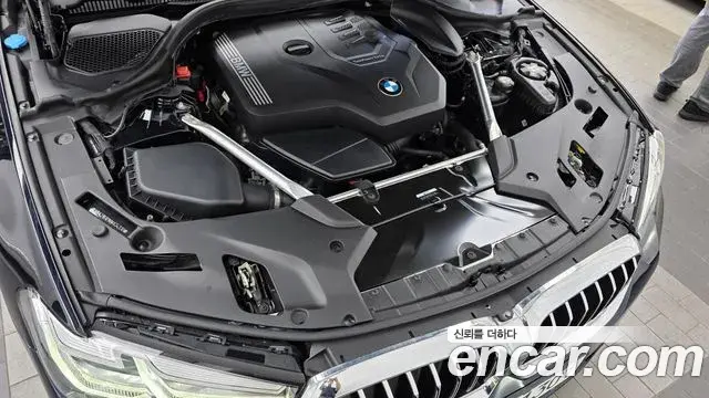 BMW 5 Series 2021 — Photo 6/20