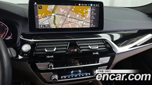 BMW 5 Series 2021 — Photo 14/20