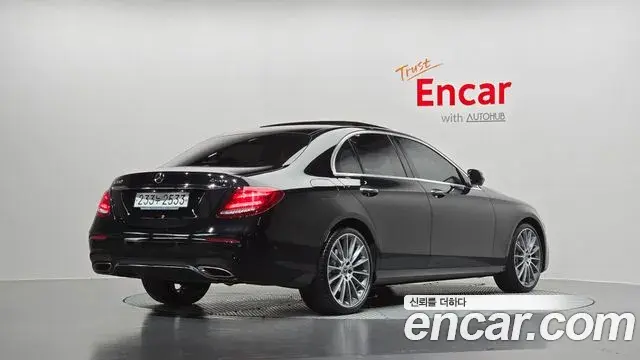 Mercedes-Benz E-Class 2019 — Фото 2/20