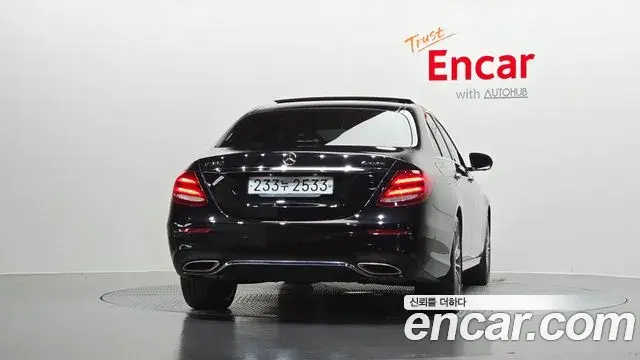 Mercedes-Benz E-Class 2019 — Фото 4/20