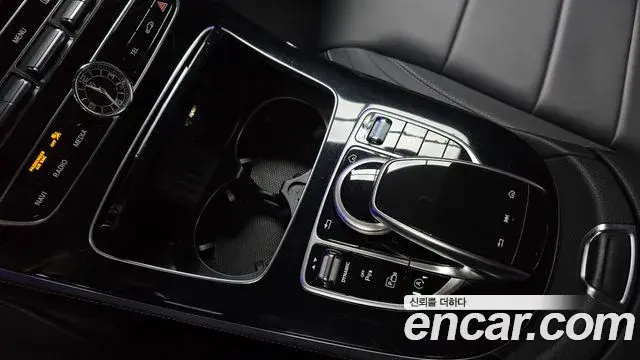 Mercedes-Benz E-Class 2019 — Фото 18/20