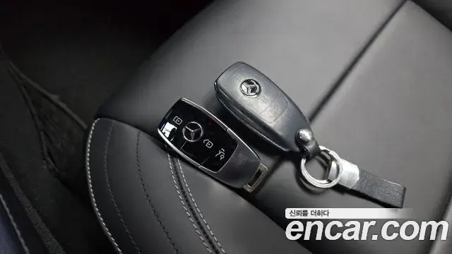 Mercedes-Benz E-Class 2019 — Фото 19/20