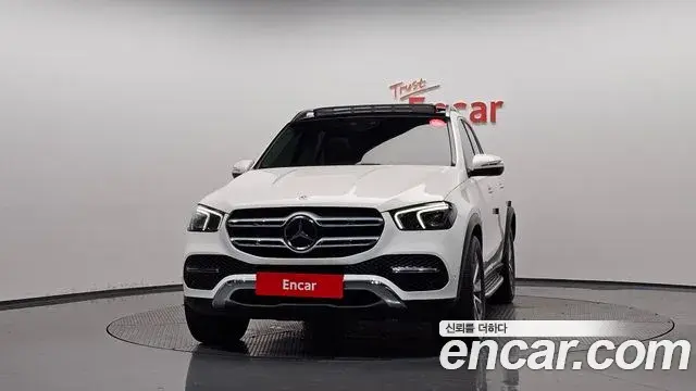 Mercedes-Benz GLE-Class 2021 — Photo 3/20