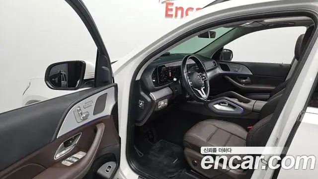 Mercedes-Benz GLE-Class 2021 — Photo 10/20