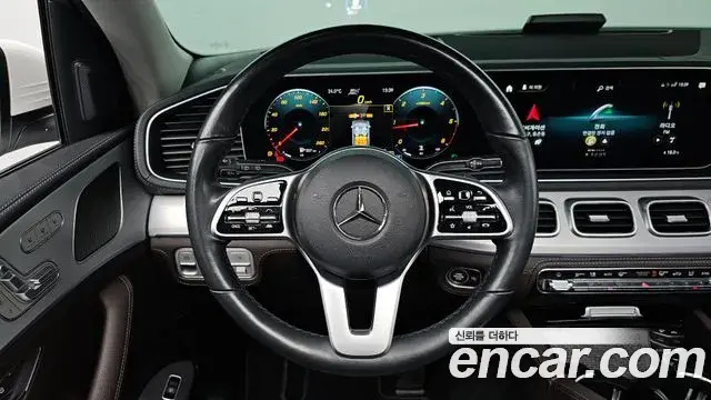Mercedes-Benz GLE-Class 2021 — Photo 13/20