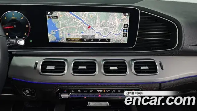 Mercedes-Benz GLE-Class 2021 — Photo 14/20