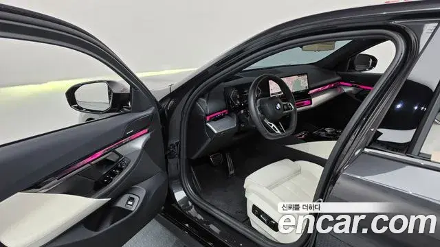 BMW 5 Series 2025 — Photo 10/20