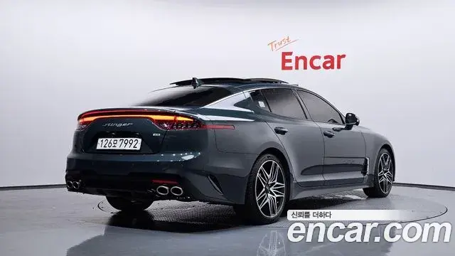 Kia Stinger 2022 — Photo 2/20