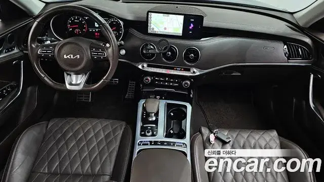 Kia Stinger 2022 — Photo 7/20