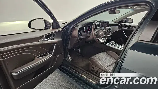 Kia Stinger 2022 — Photo 10/20
