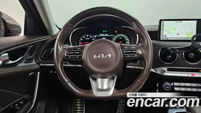 Kia Stinger 2022 — Photo 13/20