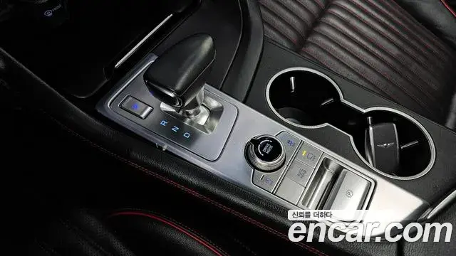 Genesis G70 2018 — Photo 9/20