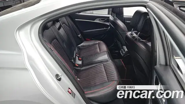 Genesis G70 2018 — Photo 11/20