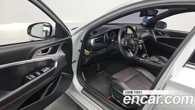 Genesis G70 2018 — Photo 12/20
