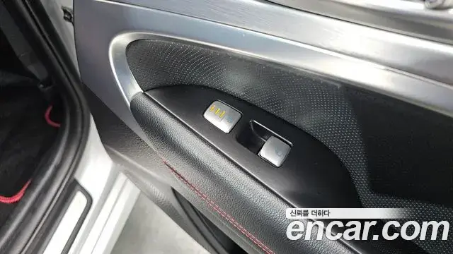 Genesis G70 2018 — Photo 19/20