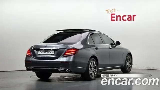 Mercedes-Benz E-Class 2019 — Şəkil 1/20