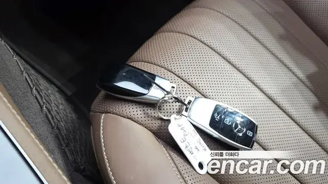Mercedes-Benz E-Class 2019 — Şəkil 15/20