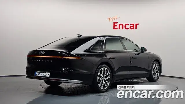Hyundai Grandeur 2023 — Şəkil 2/20
