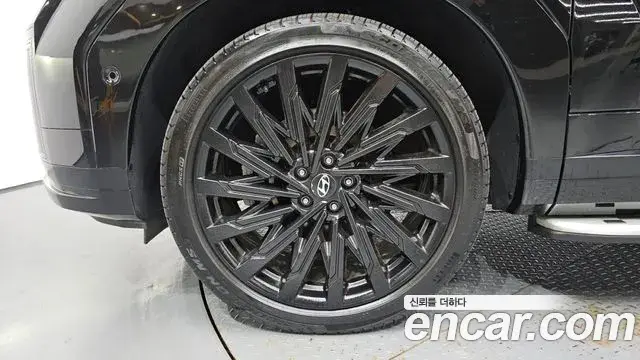 Hyundai Santa Fe 2023 — Photo 5/20