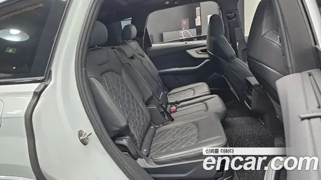 Audi Q7 2023 — Photo 11/20