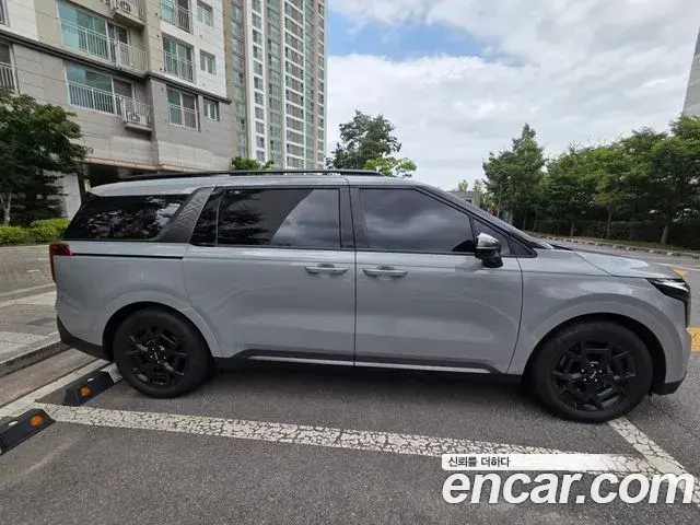 Kia Carnival 2025 — Şəkil 4/16