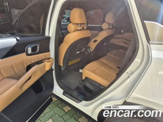 Kia Sorento 2022 — Photo 8/13