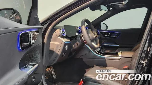 Mercedes-Benz C-Class 2026 — Photo 9/20