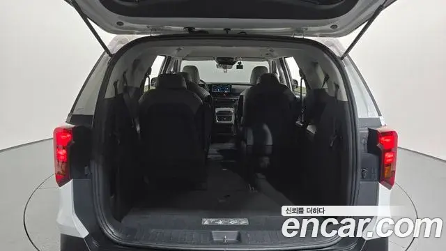 Kia Carnival 2024 — Photo 18/20