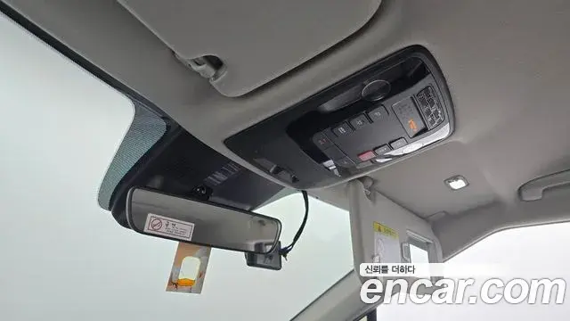 Kia Carnival 2024 — Photo 19/20