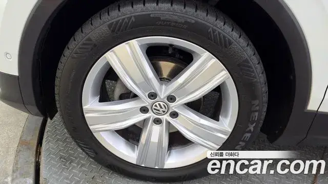 Volkswagen Tiguan 2020 — Photo 19/20
