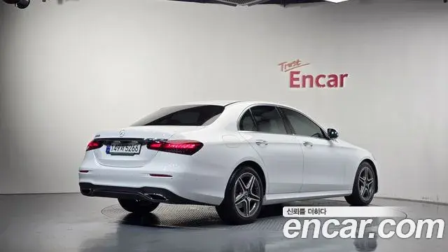 Mercedes-Benz E-Class 2022 — Фото 2/20